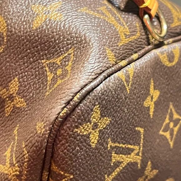 Louis Vuitton Neverfull MM - Picture 9 of 17